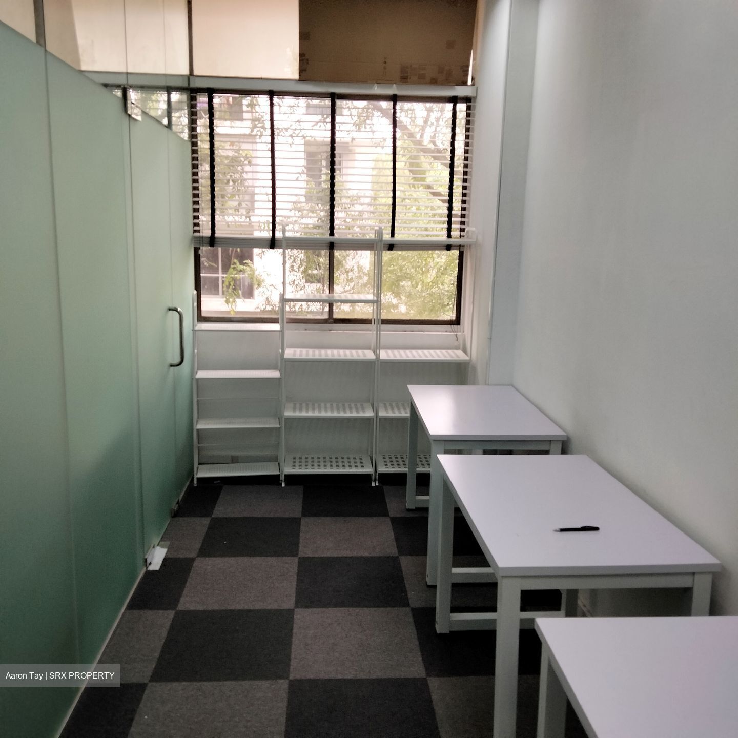 Hotel Royal (D11), Office #457857031